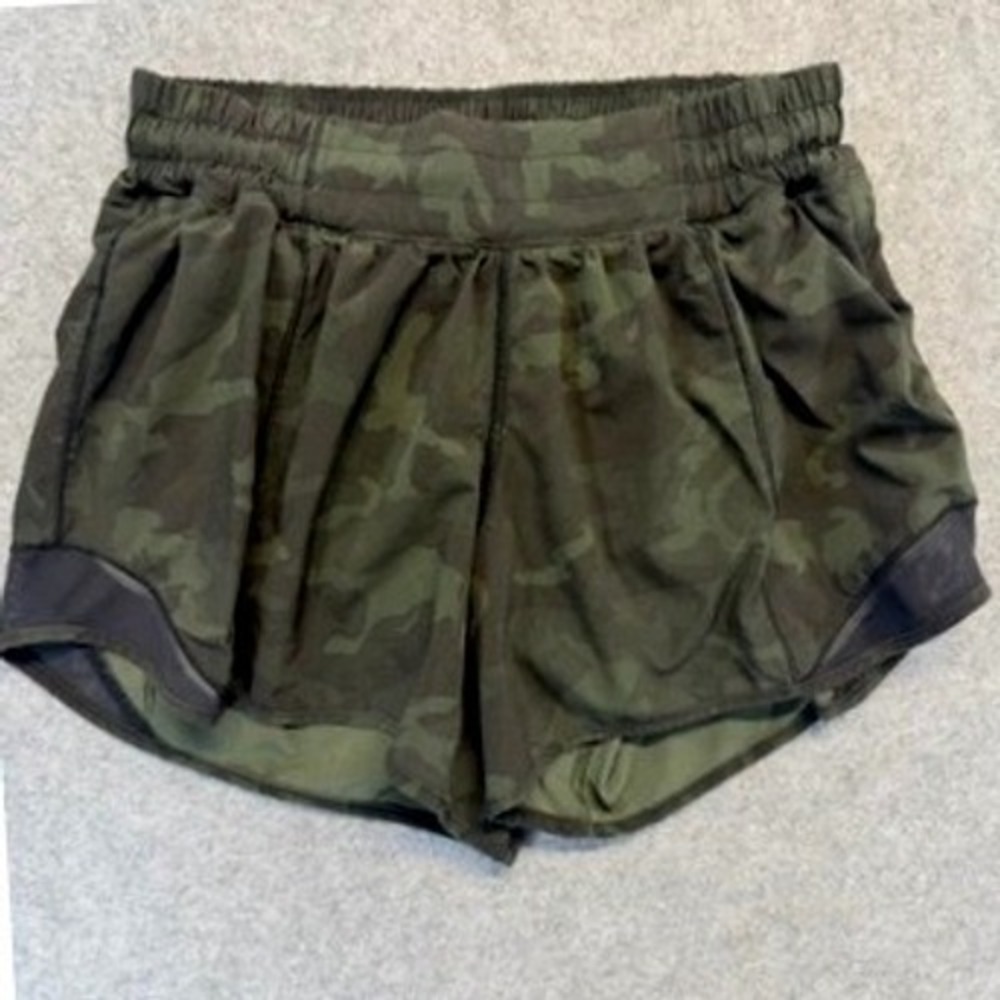 Lululemon Hotty Hot Lined Short 4 Heritage 365 Camo Deep Zinfandel 6 Tall